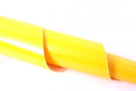 Glossy Yellow, Car Wrapping Folie - 17,70Euro/qm