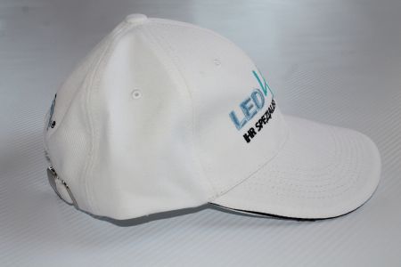 Cappy von Led4car & Seitronic® in weiss gestickt
