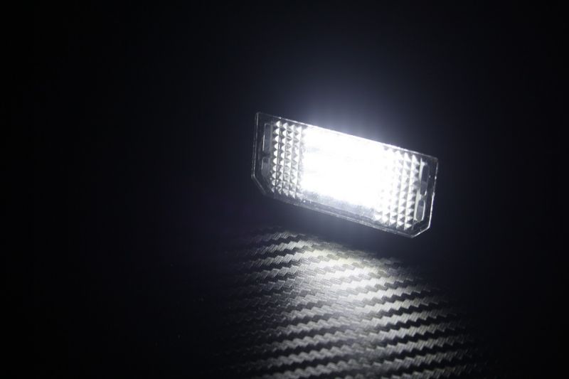 Seitronic® Led Kennzeichenbeleuchtung Audi S4 B6 Bj. 00-04, mit E4 Prüfzeichen